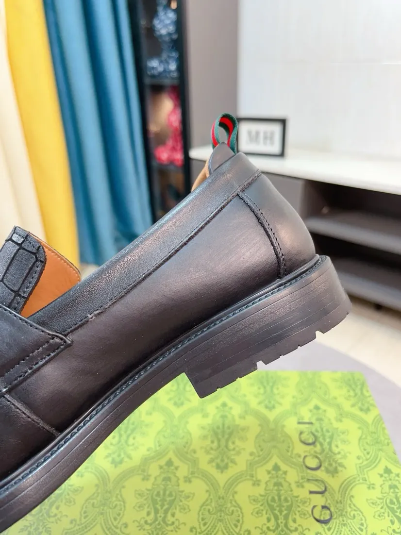 Men's shoes 💰500🌹🌹[GUCCI Gucci] A new style of formal men's leather shoes is coming ~ The original quality upper is made of Italian cowhide➕The leather is soft and delicate, comfortable and soft. The top layer of genuine leather, rubber wear-resistant outsole, the shoe shape is dignified and domineering, and the luxury charm is not concealed! The natural and free nouveau riche leads the trend. Code number: 38-44